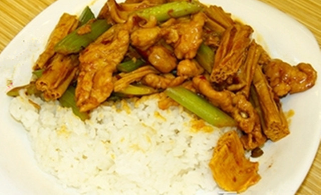 【图文直播】工匠精神 百年企业2015·第五届“中国责任地产”课题发布会|hth·华体(中国区)官方网站(图4) hth·华体网站